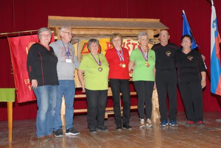 Medalje za prva tri mesta zenske posamicno